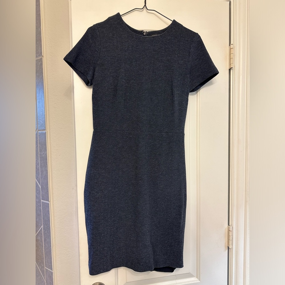 Banana Republic navy dress. Size 4.